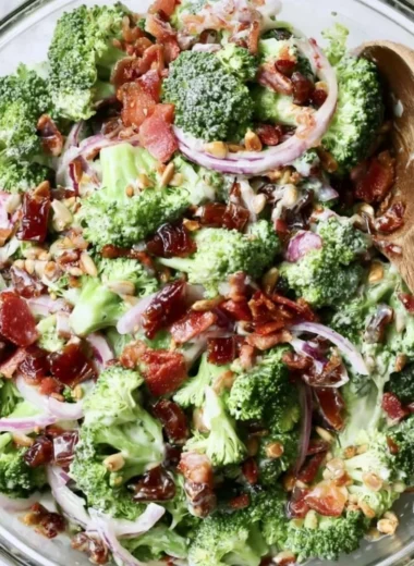 Delicious Whole30 broccoli bacon salad with vibrant greens and crispy bacon.