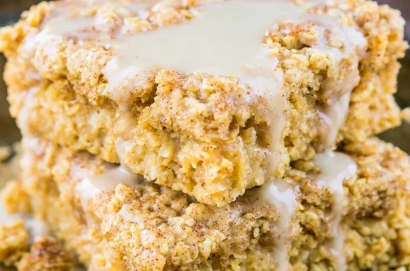 Delicious protein-packed sugar-free cinnamon roll baked oatmeal